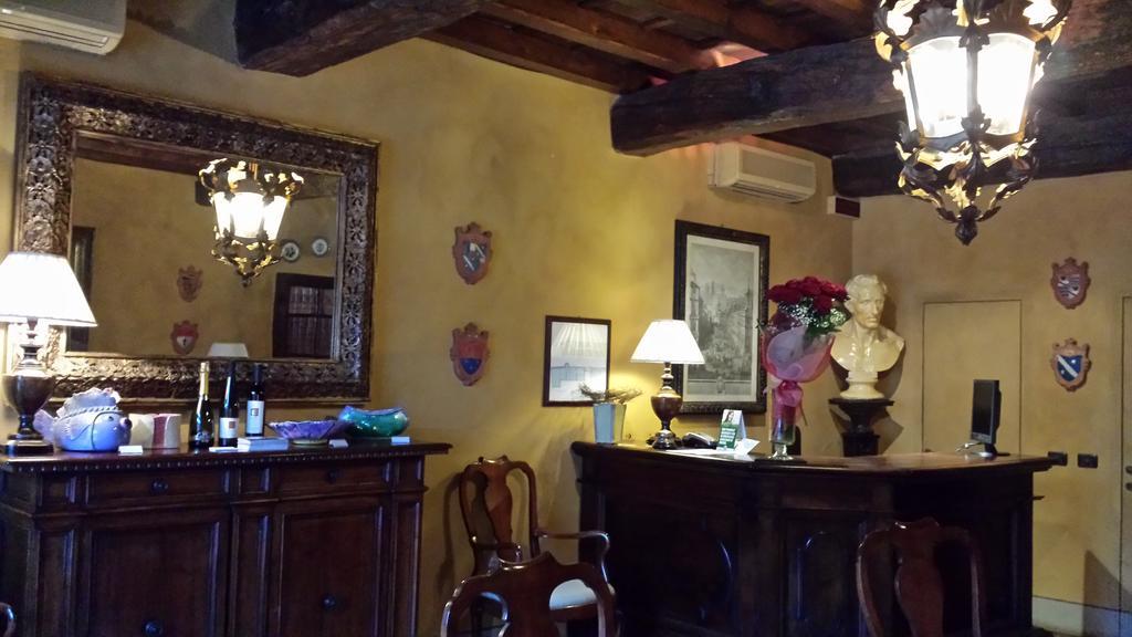 Hotel Torre Di San Martino Гаццола-ди-Ривальта Экстерьер фото