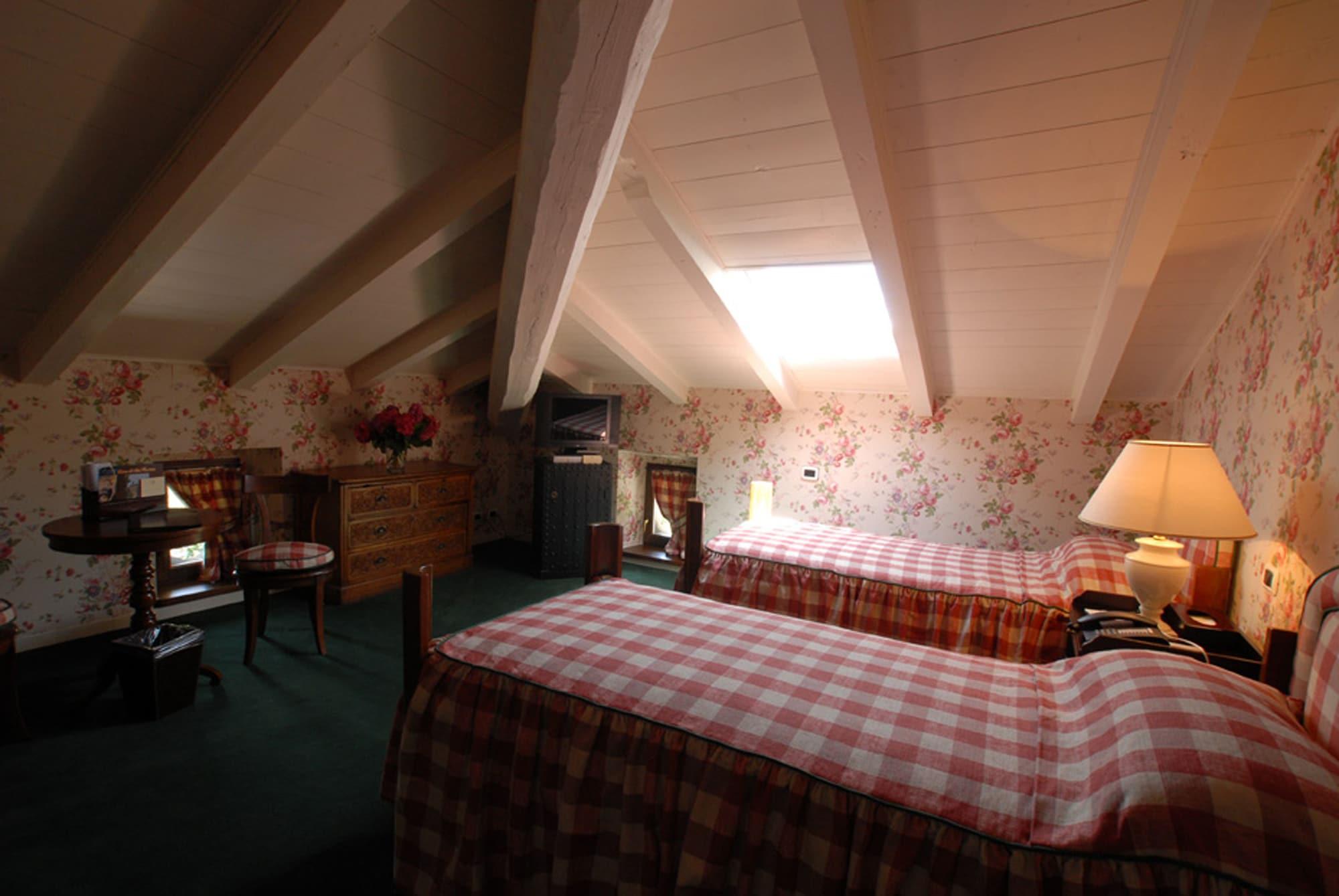 Hotel Torre Di San Martino Гаццола-ди-Ривальта Экстерьер фото