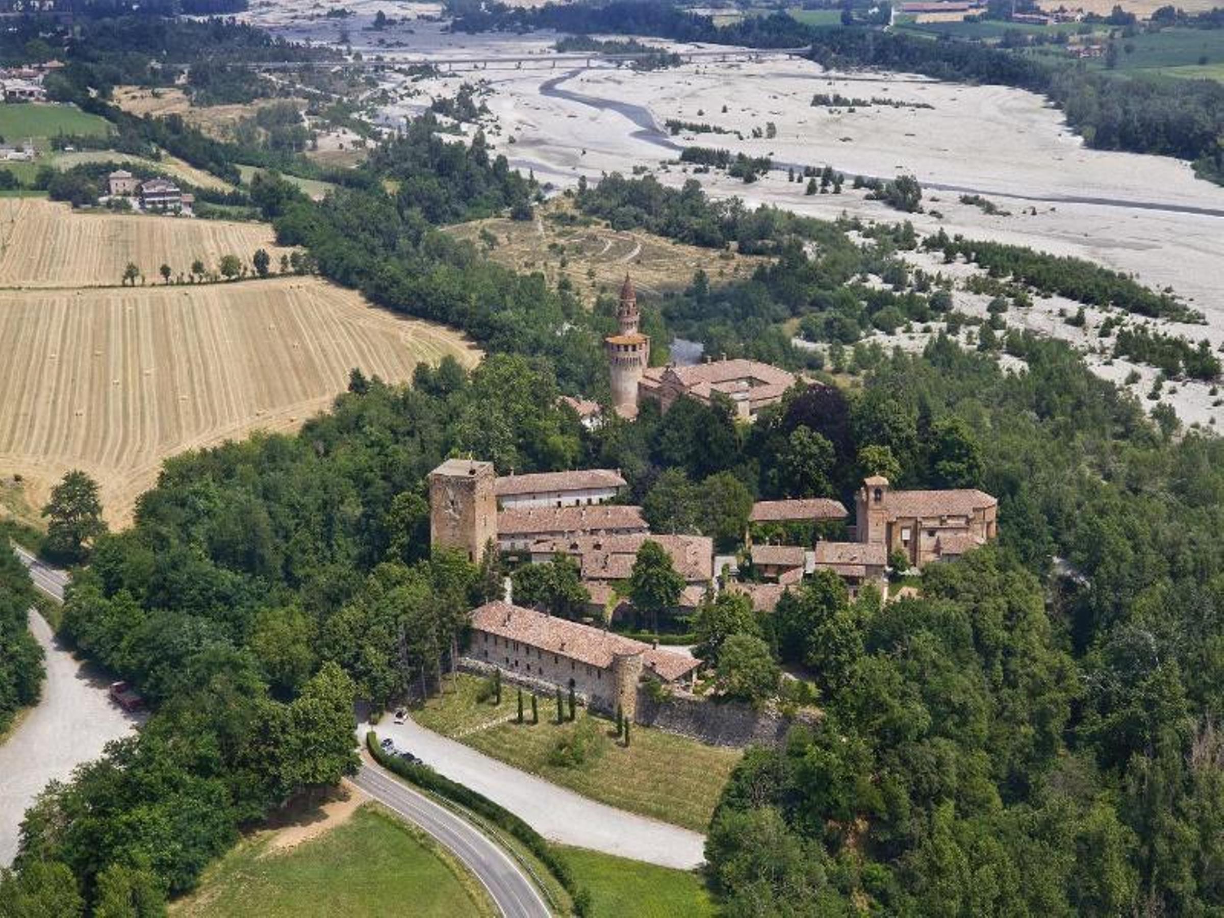 Hotel Torre Di San Martino Гаццола-ди-Ривальта Экстерьер фото