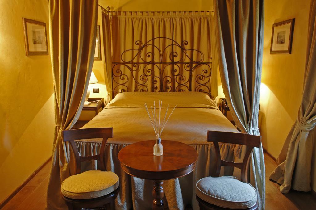 Hotel Torre Di San Martino Гаццола-ди-Ривальта Экстерьер фото